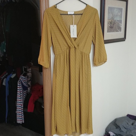 orange creek Dresses & Skirts - Medium mustard v neck dress with wrap